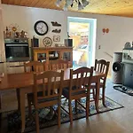 Homestay Bijou - W Balcony, Mountain & Garden Views