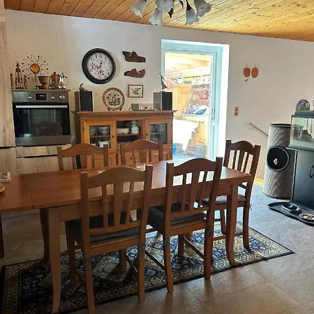 Alloggio in famiglia Bijou I - W Balcony, Mountain & Garden Views